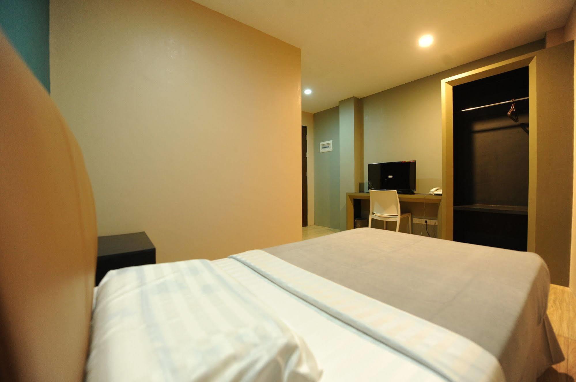 Urban Living Zen Hotel Davao Ngoại thất bức ảnh